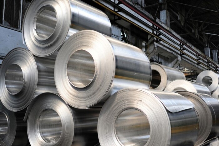 Нові санкції проти Росії посилять конкуренцію США та Європи за один метал – Reuters