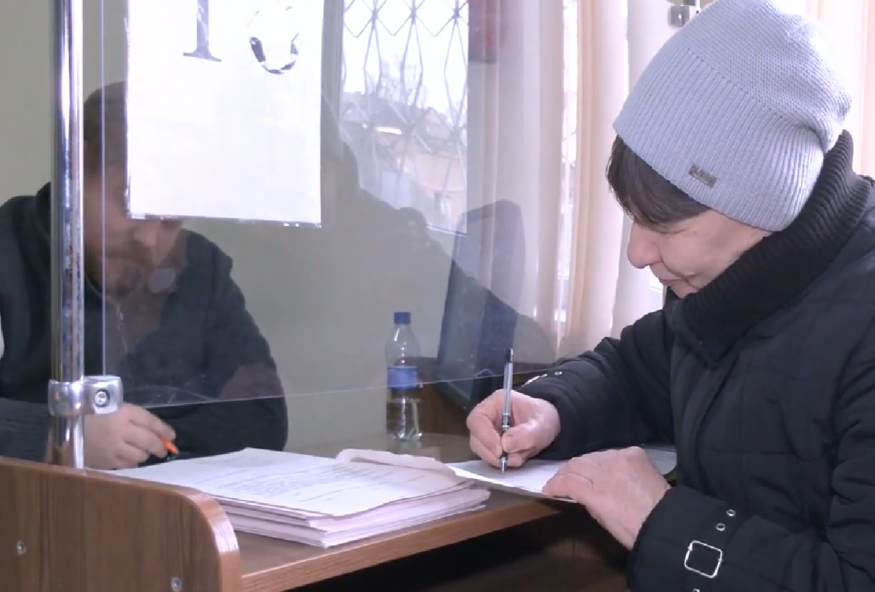 Безкоштовні продукти для ВПО та пенсіонерів у Сумській області: кому в першу чергу доступна допомога