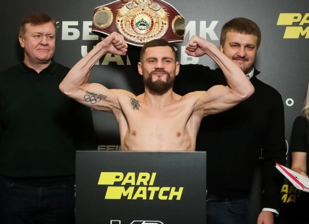 Український боксер Берінчик переміг росіянина Чанієва та відстояв чемпіонський титул